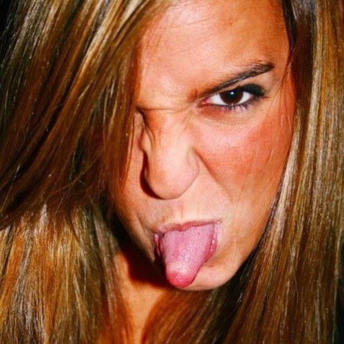 Roburgosblanco's profile picture. Yo nunca lloro xq vivo en carnavales,me cojo la careta y me lanzo a la calle