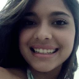 Sou como você me vê.
Posso ser leve como uma brisa ou forte como uma ventania,
Depende de quando e como você me vê passar.
Clarice Lispector