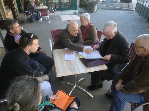 contre la gauche et la droite autoritaires, les engagés d'Ambert au centre ! Un projet pour l'arrondissement d'Ambert autour d'élus volontaires et motivés.