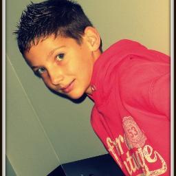 MathisOficiel1's profile picture. https://t.co/aRNfofPc tous sur ma page :D