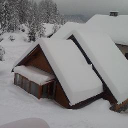Nov in moderen višinski apartma,ki se nahaja v idiličnem in mirnem okolju ter je opremljen z najnovejšo tehnologojo za ustvarjanje HIPOKSIJE (višine).