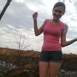 talvez eu seja complicada demais, confusa demais, mas sou o q sou e não mudarei por nd e ninguém, o importante é q estou feliz como sou, é o q ta valendo!!