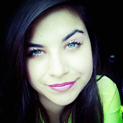 Dizem que cada batida do seu coração,é Deus dizendo que te AMA. Já parou pra pensar quantas vezes ele te disse isso hoje?me segue bebê ? *-* BFF @danielapkt ♥