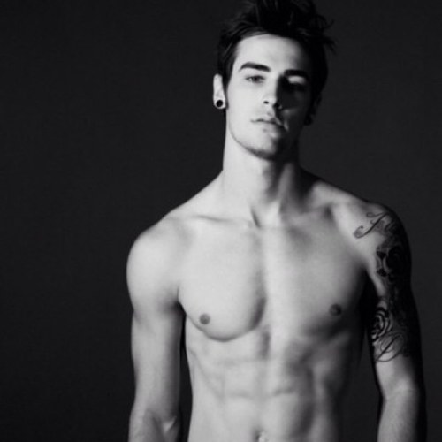 BrandedBraxton's profile picture. I would say i have an average life but i don't want to lie.