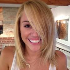 Eu sou como vidro,se cair quebra.Mas se pisar cortar-Miley Cyrus