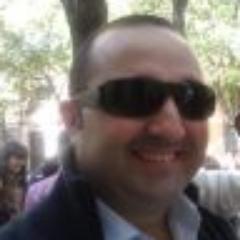 Un hombre con el corazon partido en tres,mi mujer y mis dos hijos...pero no olvido a mi familia, a carpe diem y a la hermandad de la Virgen de las viñas