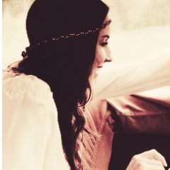 breathing @lucyhale. you  can also find me in @taa_nassif (: