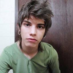 pra que bio se você vai julgar pela aparência.