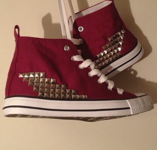 Irish start-up waiting to take your money.
Kick ass Studz and Shoos for sale!
Be cool and check out our site.