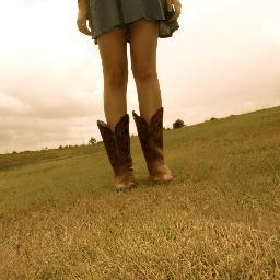 CowgirlLyrics_'s profile picture. no ads & im not selling anything. just posting good lyrics from great songs! i follow back so please retweet! xoxo