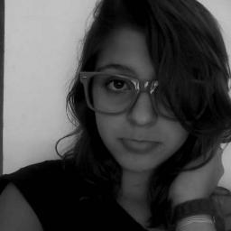 Nada é errado se te fáaz feliz !  C:  @LauraReiis Minha véeia e.ê '