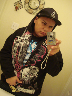 Hey Whats Gewd I Be Sergio I'm A Soccer Player And Weight Lifter So I Stay In Shape I'm A Very Chill Dude Very Closed To My Religion Roman Catholic N Like Fun ;
