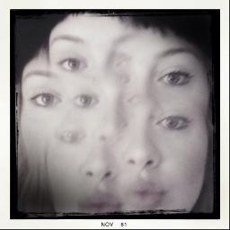 It's Not Official Twitter account for Adele. @XLRECORDINGS / @ColumbiaRecords recording artist. 
London/NYC · adele.tv