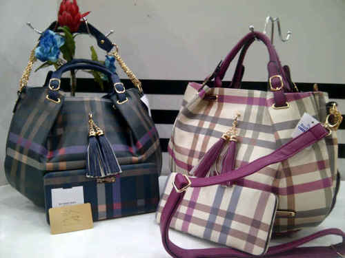 Guaranteed and High Quality Branded Stuffs for Smart, Stylish, and Beautiful Ladies | Ordering by phone : 085752202274 or BBM : 276DCA35