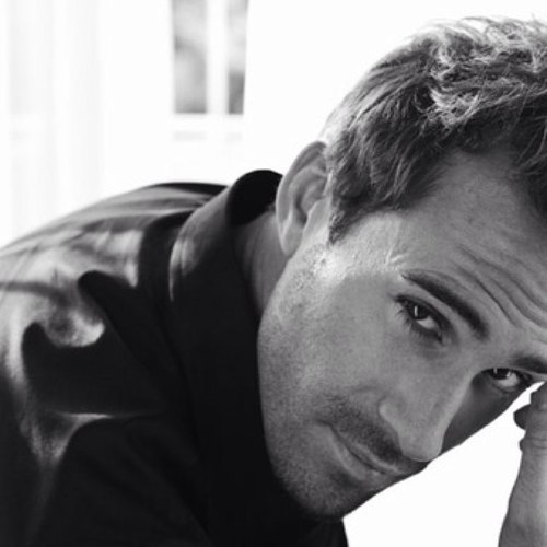 Smoldering good looks, that's how I got the girl. Well, thats not how it really went... I still won her heart, and a frying pan. #SinfulDisney {RP|21+|MC}