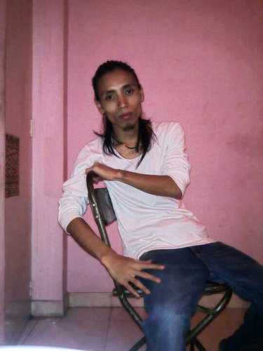 henzypine's profile picture. 