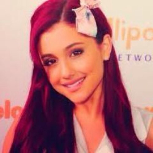 It's Me Arianna Hoez!