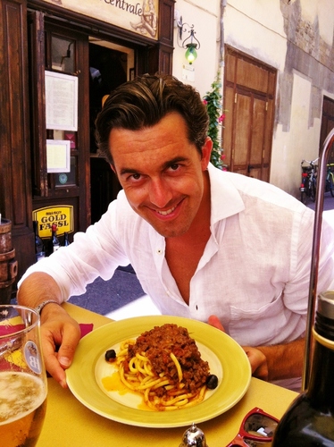 Married in the kitchen to pasta al dente but having an affair w a juicy burger. Founder of The Italian Dinner popup. Member of Accademia italiana della cucina.
