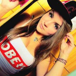 OneGarota12's profile picture. ‎Eu não preciso que ninguém venha atormentar meu juízo, eu não tenho mais a menor paciência pra isso.  /////sigo todos de voolta ;]