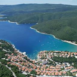 The company KOMPAS, on the Rabac area, is in business since 1965 and is the oldest travel agency in Rabac.