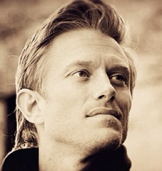Ex-colonel, sniper, body guard, currently hired by Jim Moriarty. Second most dangerous man in London. #Paraody account My Jim is @ConsultantKing