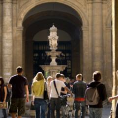 delegfilologus's profile picture. Actual delegación de alumnos de la facultad de filología de la US. Síguenos en @filologiaUS.
delegacion.filologia@gmail.com