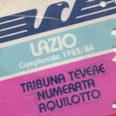 Quando blaterano tu taci, sorridi e fissali perché, seppur stupidi, in cuor loro sanno.