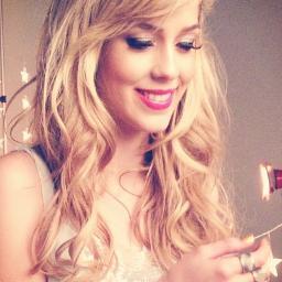 Se me perguntassem ate onde eu iria pelo meu idolo eu não souberia responder.
Nada seria o suficiente por ela eu vou ate o fim    @sophiaabrahao I ᶫᵒᵛᵉᵧₒᵤღ•ஜ♥