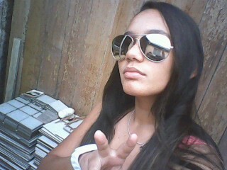 sou simpels, busco sempre verdade, não gosto de falcidade... amo minha vida do jeito que é, e não mudo por ninguem.