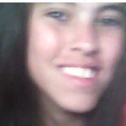 só uma menina sonhadora, que acredita que tudo que sonha pode se realizar *--*