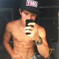 follow me i follow back.