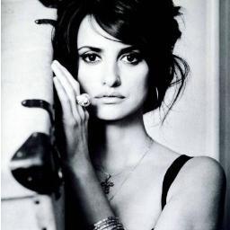 _BlackDesire's profile picture. Life was perfect before the glorious chaos happened. #OUATRoleplay #Parody 18+