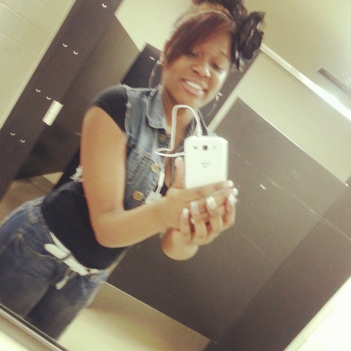 Ayyee Bit ! Jus Follow Me Then [Mention] For Ah Follow Back :)#Team Bi #Team GotThatWET WET#Team Darkskin #TeamBeautiful #Team Cuffed ; ) FOLLOW ME