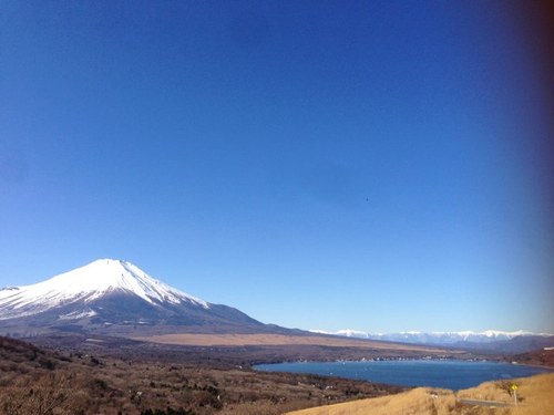 こんにちわぁ（*^_^*）
流行にのってTwitterを初めてみました！！

今年は人付き合い出会いを大切にしようと目標を立ててみました！！
そんなわけでよろしくお願いします☆彡