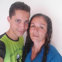 Sou uma Pessoa de bem Com a Vida.O Importante é Saber Aproveitar a Kda Momento da Vida sendo ke esse nunka mais voltará então ao fazer as coisas fazer bem feito