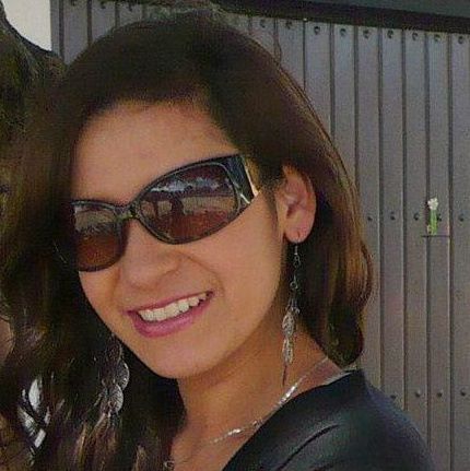Estudiante de Psicologia q le gusta bailar, reir  y aprender de la vida. Por eso pienso q por pequeñas q parezcan las cosas siempre nos traen grandes ensenanzas