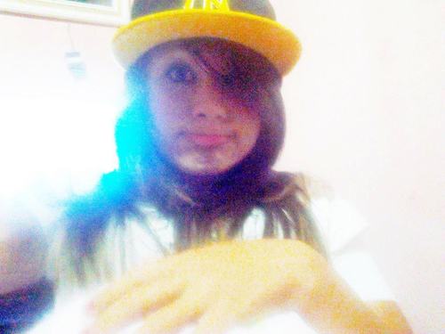 Não estou em busca da minha cara metade, eu já sou inteira. O que vier é só acessório :)