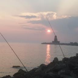 La pesca è un qualcosa che non si puo spiegare... impazzisco andare a #pesca con #amici e stare nel relax più assoluto a guardare il #mare... #Pescare in Mare e