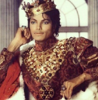 I love Michael Jackson for his music,kindness and innocince, he is my inspiration, I am and always will be a moonwalker and I also❤n support the Jackson Family!