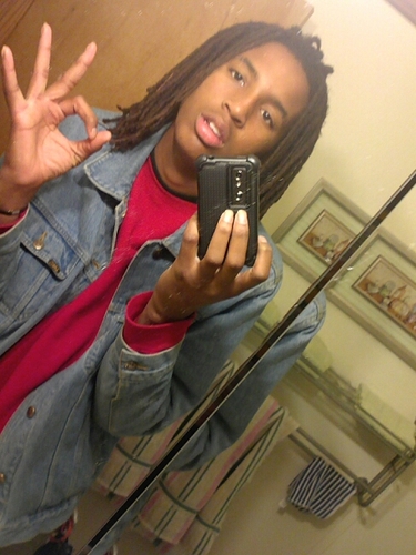 Girlfriend here i love you baee we been at this thin call love 3 ima always be here 3/1/12 tell them hoes that follow me @_colefee bye muahh