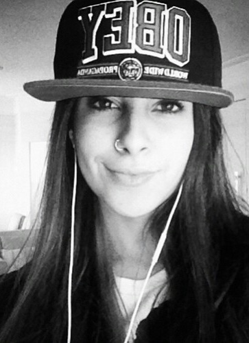 bipolaridade_eu's profile picture. Sigo todos e todas de voltaa meus amores :)