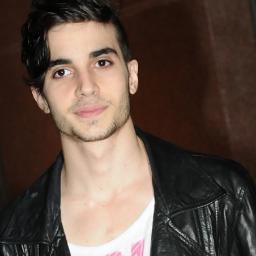 Se eu te pedisse pra ficar, você ficaria? @Fiuk ç3