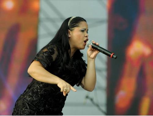 Blog e Twitter Dedicado a Cantora @CASSIANECANTORA : Agenda, Novidades, Fotos, Informações e muito mais. #Intercessor . #AbaixoAIdolatria =D