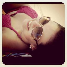Ame as pessoas ao seu redor, Desde que seja SINCERO Desde que demonstre AMOR. Ame as pessoas como se não houvesse amanhã ....