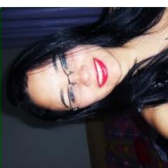 Sou umα pessoα totαlmente diferente dαs que você encontrα por αii.Nαo sou perfeitα,sou αpenαs eu mesmα!