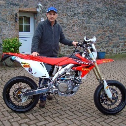 QuenaultRoger's profile picture. 