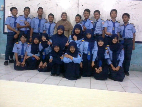 Official Twitter page of IX-2 class, (ex)RSBI SMPN 1 Binjai 2012/2013 | with 9 crazy boys, 11 pretty girls and Mom YN | #UN2013