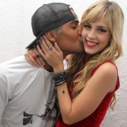 Não importa o quão longe estivermos, só preciso que você se mantenha sorrindo, para que eu possa fazer o mesmo.  eu te amo @MicaelBorges_ ♥