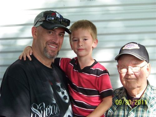 7jefro6's profile picture. Widowed father of 4. I am who I am. Sorry if you don't approve but it's my life.    Driver and new driver trainer at Columbia Ready Mix.