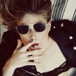 nocivotuits's profile picture. Lo único hermoso que tengo son mis letras.